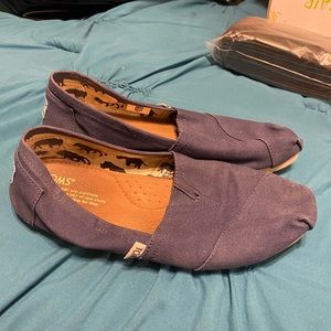 Toms size 8